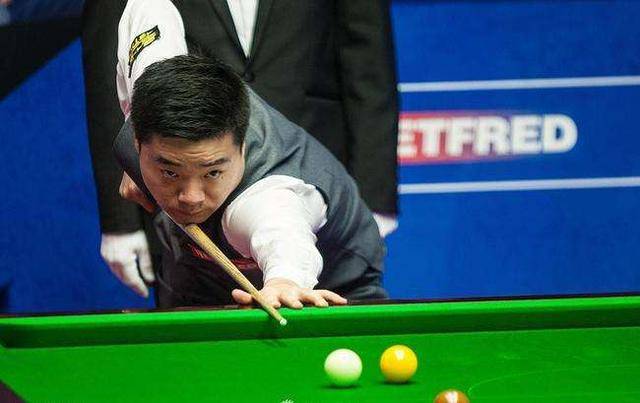 在足球场上 在足球场上