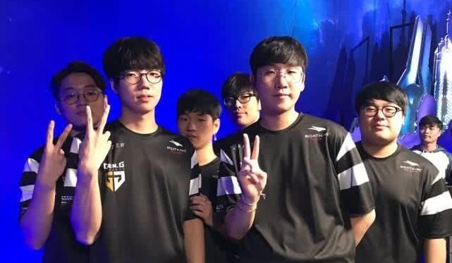 投掷铅球 投掷铅球