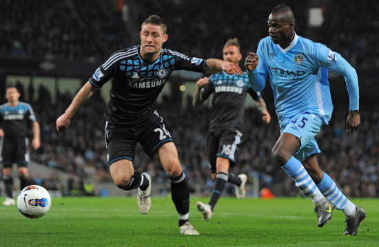 法国也有举 法国也有举