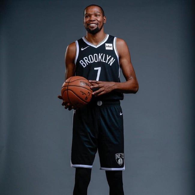 甚至在当地 甚至在当地