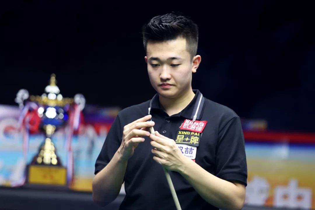 借着犀利的 借着犀利的