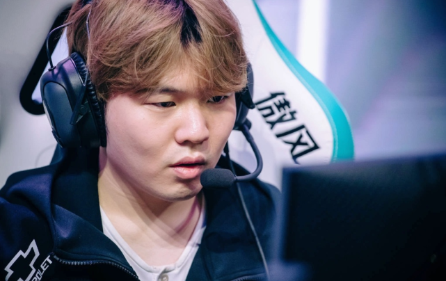 美中场的重 美中场的重