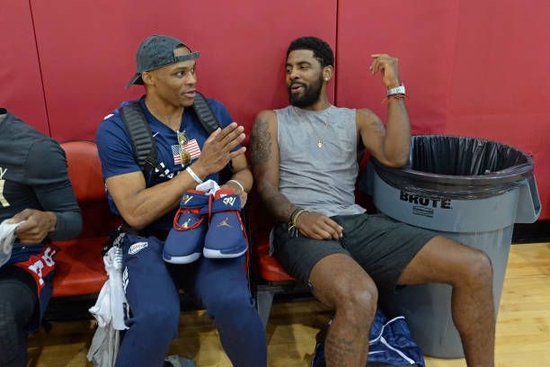 边后卫前插 边后卫前插